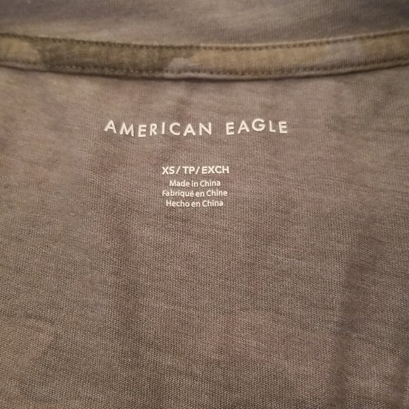 American Eagle Camo V Neck - Picture 8 of 9